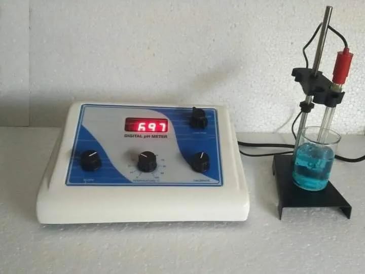 Deluxe Digital Ph Meter (Accuracy +- 0.01 pH +- 1mV) spancare